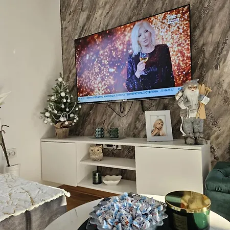 Apartament Daluxst *